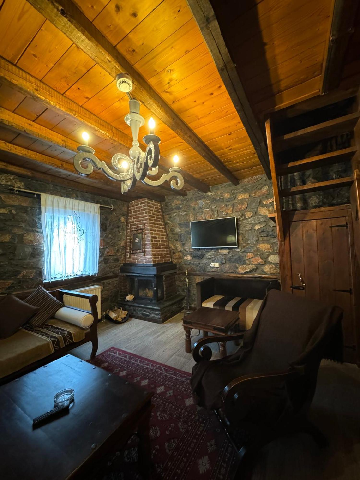 פלאיוס אגיוס אתנאסיוס Chalet Asteras Tou Vorra מראה חיצוני תמונה