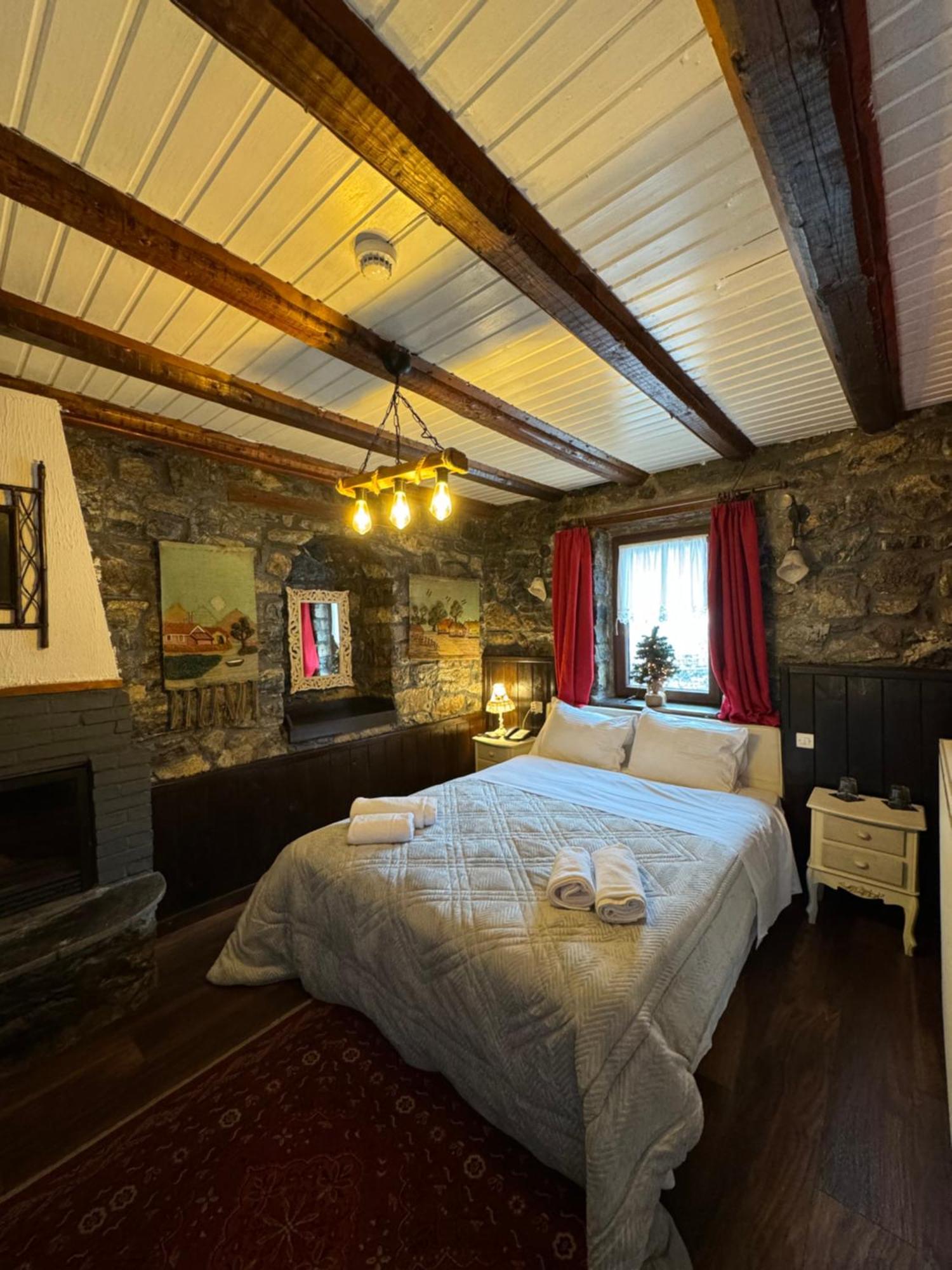 פלאיוס אגיוס אתנאסיוס Chalet Asteras Tou Vorra מראה חיצוני תמונה