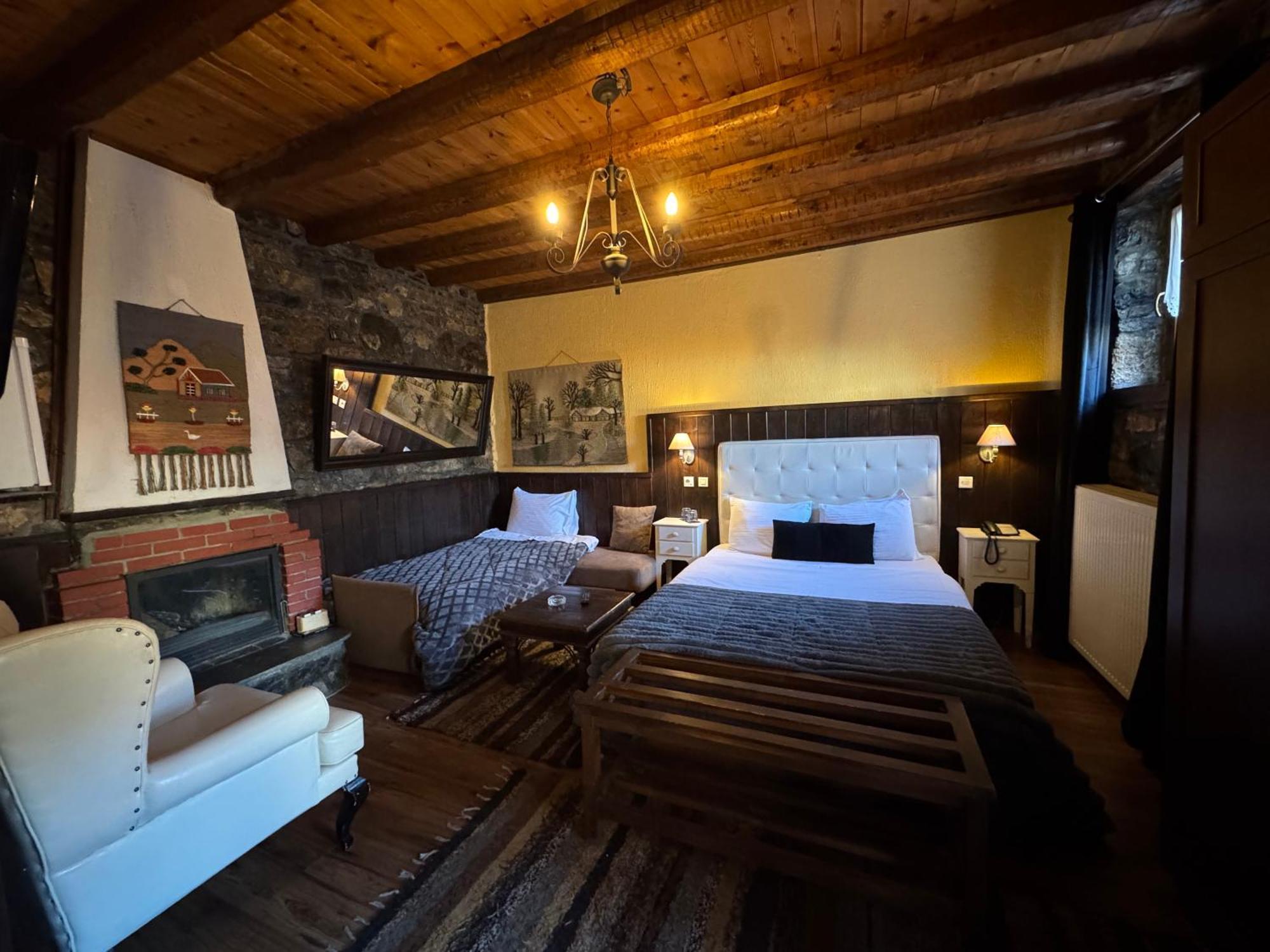 פלאיוס אגיוס אתנאסיוס Chalet Asteras Tou Vorra מראה חיצוני תמונה